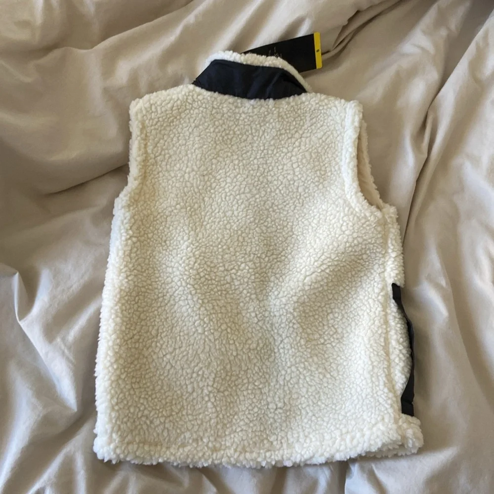 Sherpa vest Unworn - Picture 4 of 4